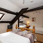 White Hart Inn 3*