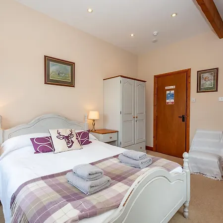 White Hart 3*